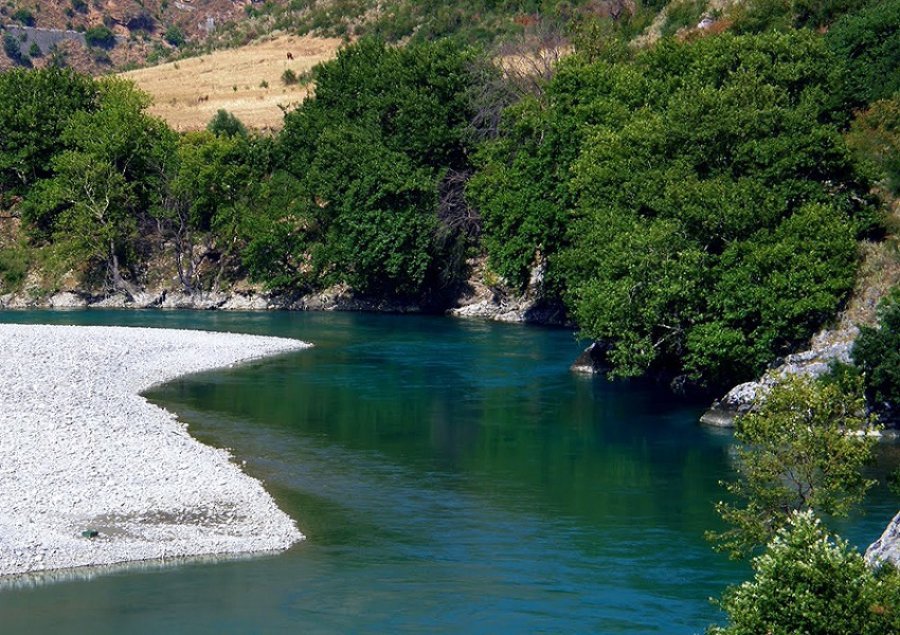 Lugina e Vjosës nga kufiri me Greqinë deri në derdhjen e saj shpallet