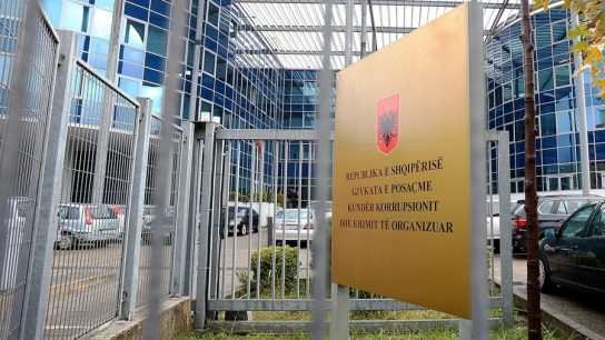 SPAK lëshon 9 urdhër-arreste për ish-zyrtarë së Bashkisë Tiranë e biznesmenë (Emrat)
