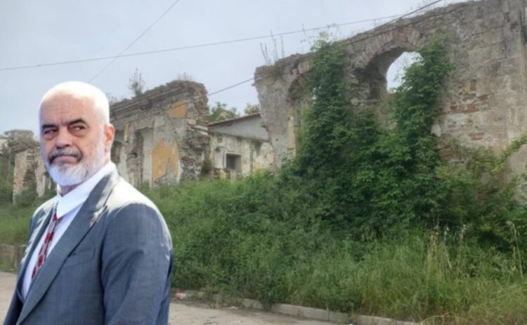 E braktisur nga qeveria/ Rrënohet ndërtesa ku u burgosën martirët e fesë në Durrës
