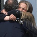 Detaje/ U dënua për aksidentin tragjik me 5 të vdekur, përfiton nga amnistia Rexhina Celhaka! Lot e përqafime me të atin te dera e burgut