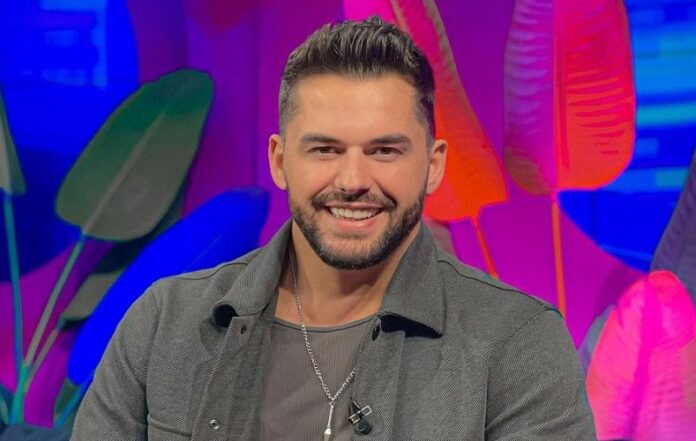 Tragjike\ Ndërron jetë këngëtari Shpat Kasapi