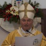 Besimtarë katolikë kremtojnë Krishtlindjen në katedralen ‘Shën Pali’, Imzot Arjan Dodaj: Ecim me gëzim e shpresë përballë çdo zhgënjimi njerëzor