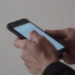 Në 2026 hiqen tarifat roaming/ Shqiptarët të përdorin telefonin në BE pa kosto shtesë