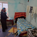 Dy fëmijë i ndërruan jetë nga varfëria, 66-vjeçarja përballet me probleme ekonomike, merr vetëm tre mijë lekë në muaj