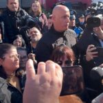 Bashkia i degdisi në Çole dhe Nartë/ Tregtarët në Vlorë në ditën e pestë të protestës (Video)