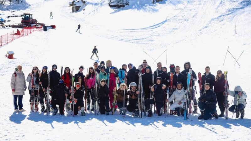 Dardha zbardhet nga dëbora, destinacion i preferuar për dashamirësit e skive