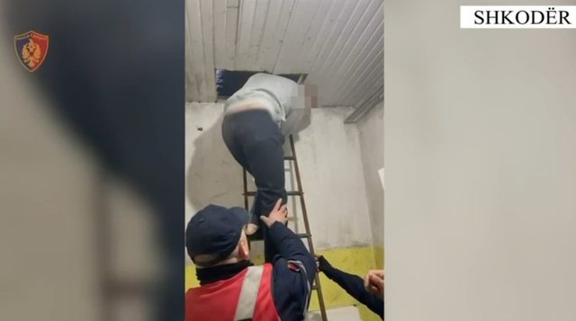 Tentoi të kryente dy grabitje, filialin e postës dhe një biznes në Shkodër , arrestohet 24-vjeçari