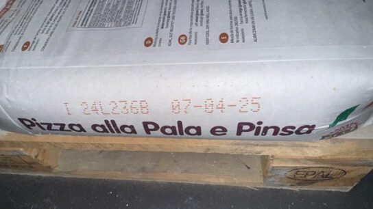 Rezultoi i skaduar, bllokohen mbi 7.6 tonë miell në Doganën e Durrësit