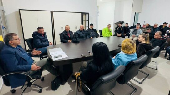 Ringritja e Shoqatës “Çamëria” në Vlorë – Konstituohen strukturat e reja drejtuese