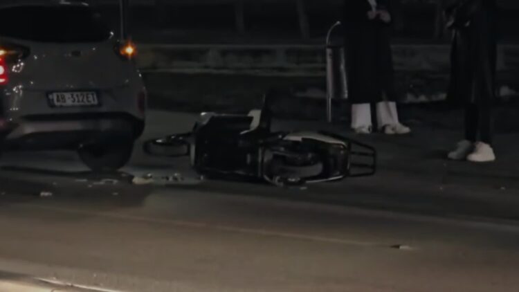 Vlorë/ Makina përplas motorin në Lungomare, një i plagosur