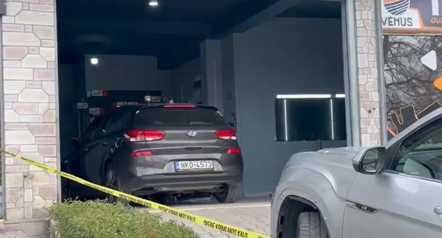 Konflikt mes 4 personave në një servis makinash në Korçë, plagoset me thikë njëri prej tyre (EMRI)