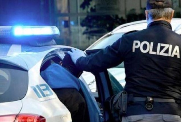 Shqiptari i dehur kërcënon policët italianë pas sherrit në lokal, arrestohet!