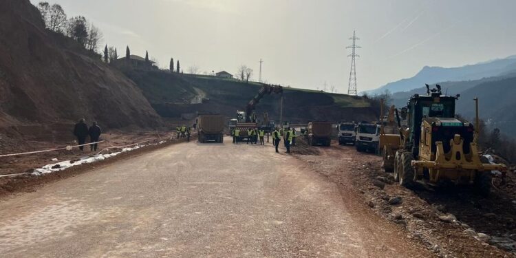 Rikthehet qarkullimi në aksin Librazhd-Përrenjas, ARRSH del me njoftim