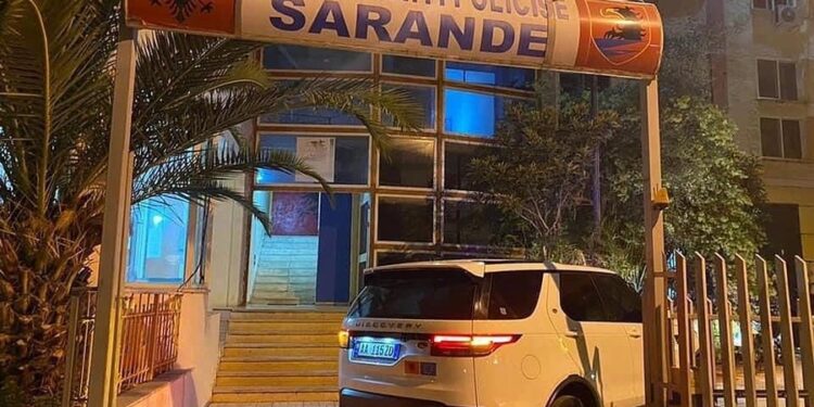 Kush është Kristi Ceka që dhunoi ish-bashkëshorten në Sarandë dhe i vuri pistoletën në kokë kunatit të saj