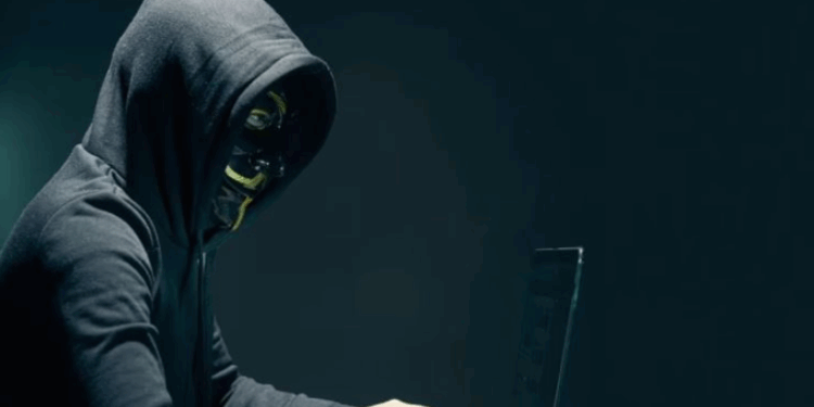 Telefonata mashtruese nga “banka”/ Ekspertët: Mos jepni të dhëna personale