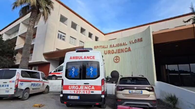 Plagosje në afërsi të Spitalit të Vlorës, 33-vjeçari goditet dy herë me thikë