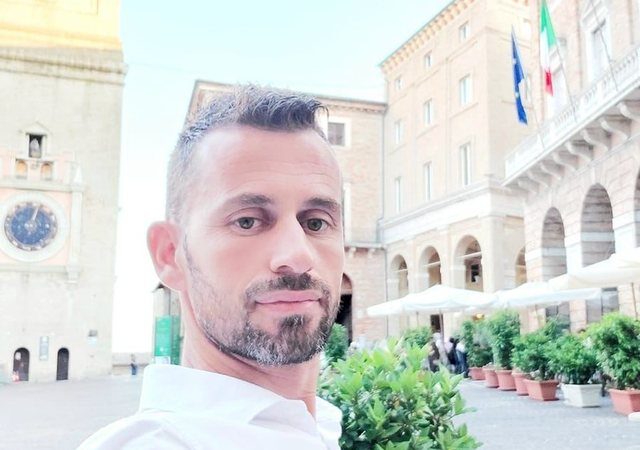 5 ditë pa asnjë komunikim, zhduket në mënyrë të mistershme në daljen doganore të portit të trageteve në Bari, babai i dy fëmijëve