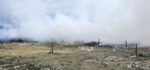 FOTO/ Zjarri në Landfillin e Bushatit vijon të mbahet nën kontroll, por a ka rrezik për banesat përreth?