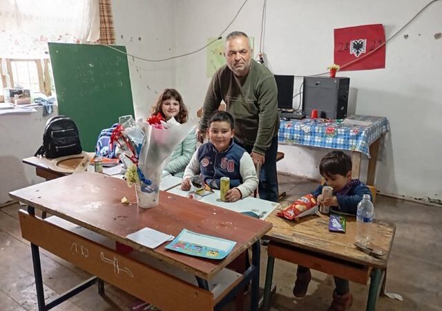 Detaje/ “Zemra e mamit, deri ku je?”, nëna e mësuesit nga Devolli: E gjetëm pas 7 orëve në rrugë, shkonte për dy nxënës se i donte shumë