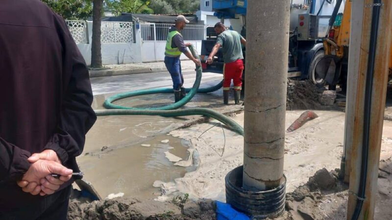 Vlora mes “Rrugës së Re” dhe “Etjes së Vjetër” Ky nuk është imazhi i një Vlore moderne, por i një qyteti që lëngon nën menaxhimin e dobët të burimeve bazë