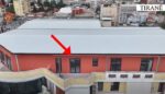 Ndërtoi pa leje në tarracën e pallatit, arrestohet 57-vjeçari në Tiranë