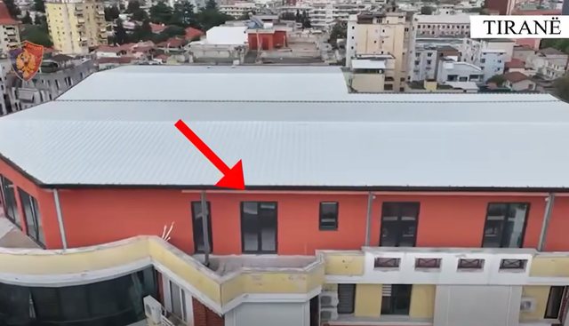 Ndërtoi pa leje në tarracën e pallatit, arrestohet 57-vjeçari në Tiranë