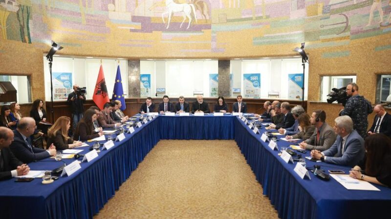 “Hapen dyer të reja!” Firmoset marrëveshja mes shtetit, bankave dhe sipërmarrjes! Rama: Të gjithë ata që kanë biznese të vogla dhe të mesme do përfitojnë kredi me interes minimal