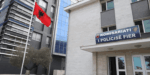 Plagosen rëndë dy të rinj në Fier, Policia shpall në kërkim 36-vjeçarin