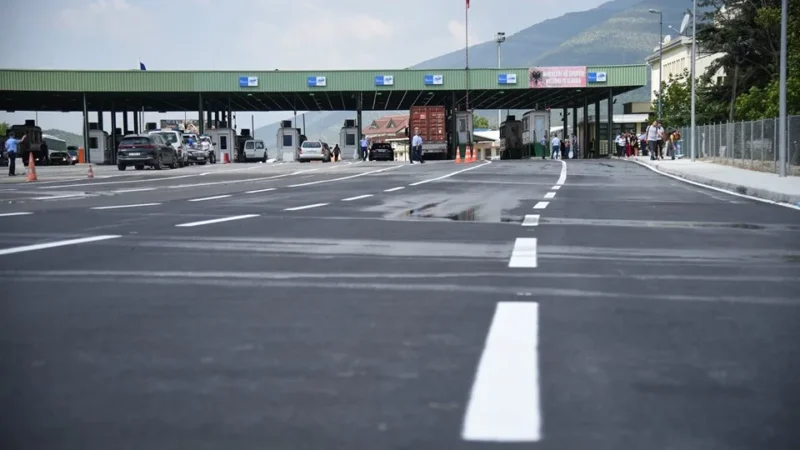 Hiqet kufiri, rikthehet lëvizja e lirë Kosovë–Shqipëri