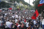 VIDEO\ Zvërneci i ngriti në këmbë/ Mbyllet dje protesta e tretë në Tiranë, qytetarët: Nesër sërish në shesh
