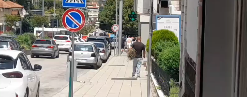 “Gjirokastra, kryeqyteti i rigonit: të rinjtë lanë ëndrrat dhe morën trastat.”