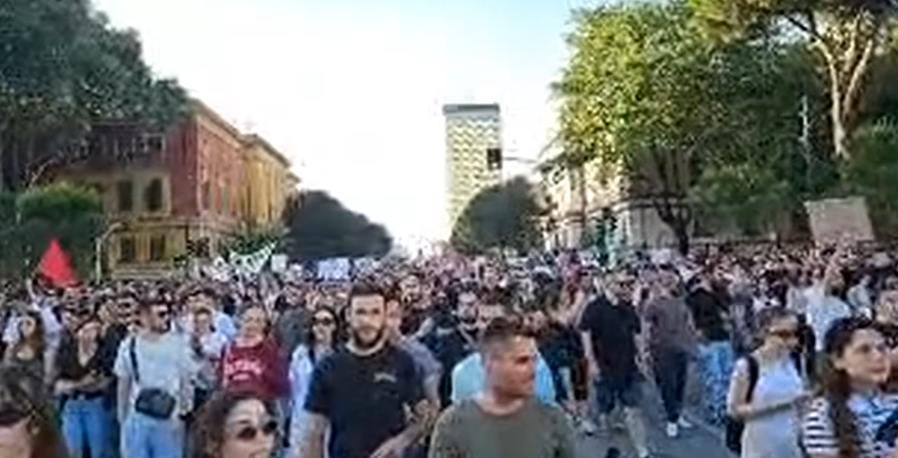 Investimi në Zvërnec/ Mbahet në Tiranë protesta e thirrur nga ambientalistë e aktivistë