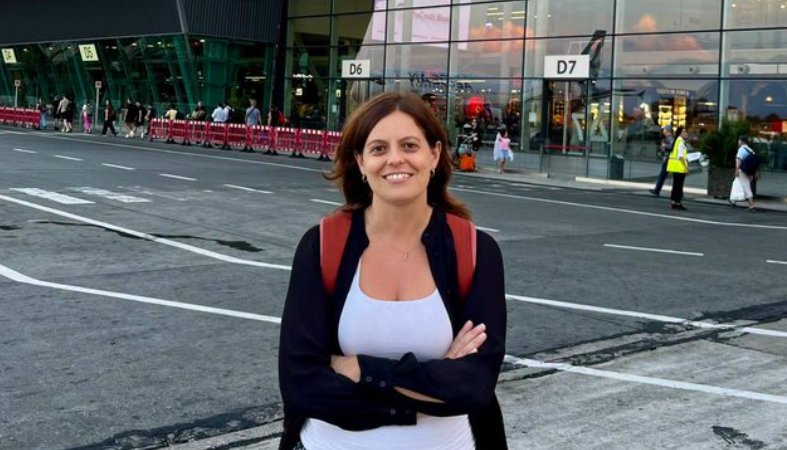 Eurodeputetja italiane Ilaria Salis mbërrin në Tiranë: Do t’i bashkohem protestës