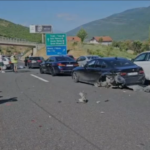 Aksident i rëndë pranë pikës kufitare në Morinë, 6 makina përplasen mes tyre