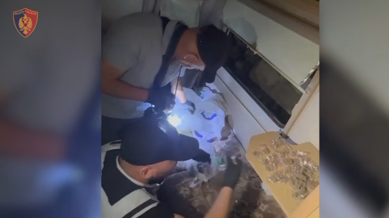Dhërmi, arrestohen dy persona, Shisnin doza kokaine dhe kanabisi