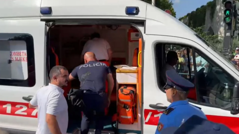 37-vjeçarja shtatzanë nga Pogradeci humb jetën gjatë transportit drejt Tiranës