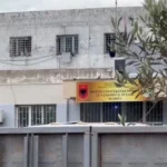 6 celularë në burgun e Durrësit, dyshohet se u përkasin të dënuarve