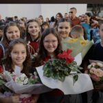 Viti i ri shkollor, mbi 340 mijë nxënës në të gjithë vendin! 25 mijë prej tyre ulen sot për herë të parë në banka
