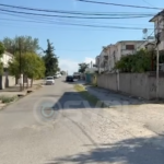 Vlorë/ Përdhunohet dhe grabitet 70-vjeçarja në Akërni, 43-vjeçari e goditi me sëpatë dhe u largua