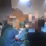 Tavolina pokeri, çipsa dhe 8 mijë euro cash, 2 të arrestuar në Fier!
