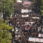 Protesta masive në Greqi/ Studentët dhe mësuesit dalin në rrugë, kërkojnë arsim falas dhe paga më të larta