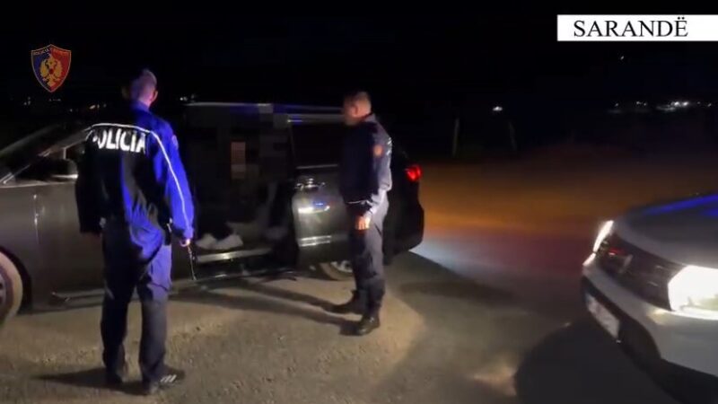 Sarandë/ Kapet furgoni me 21 emigrantë nga Iraku dhe Irani, arrestohet 35-vjeçari: 2800 euro për person